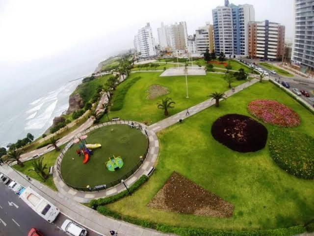 Miraflores Separada Con Privacidad Dentro De Departamento Compartido Séjour chez l'habitant Lima