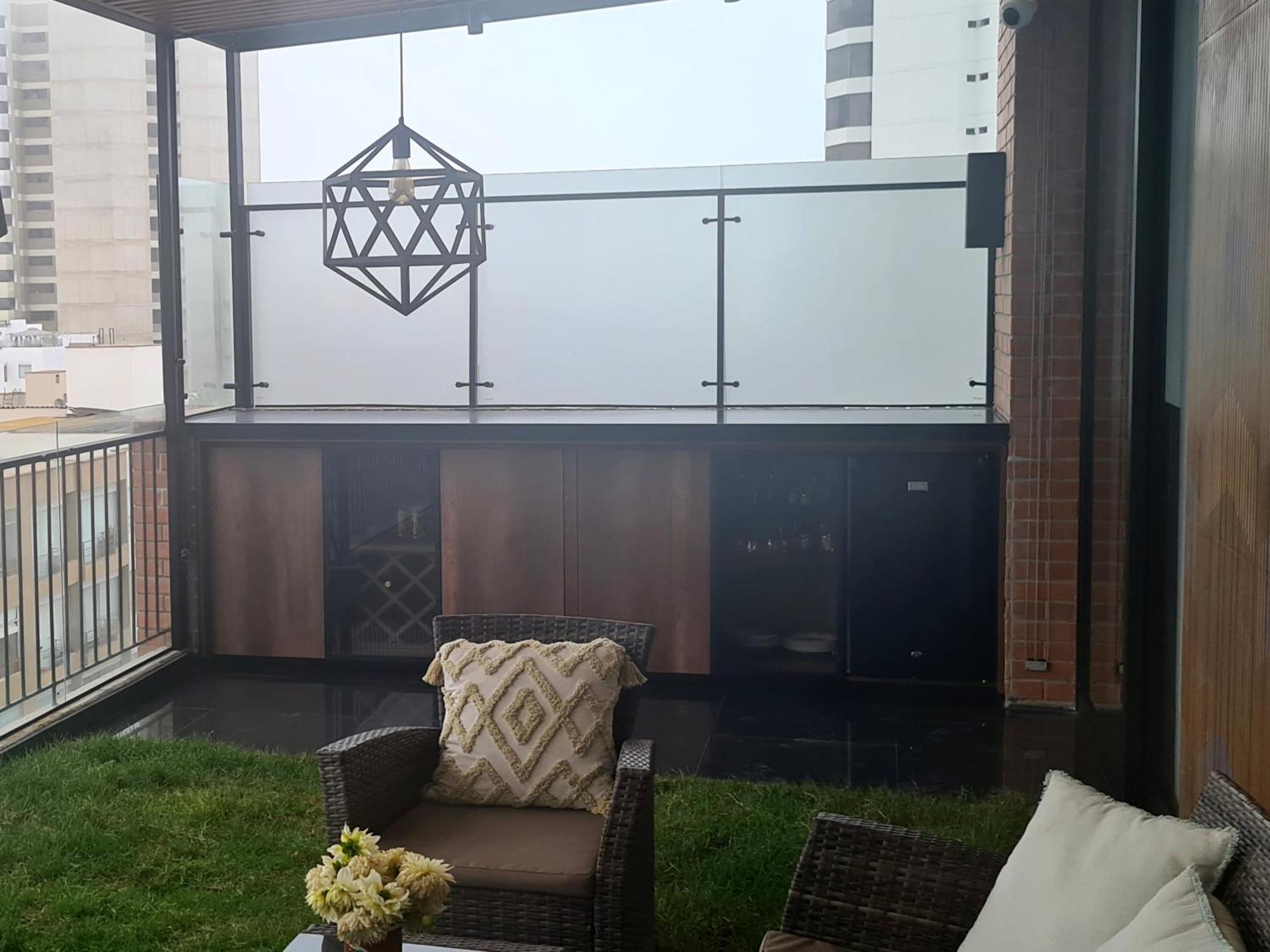 Miraflores Separada Con Privacidad Dentro De Departamento Compartido